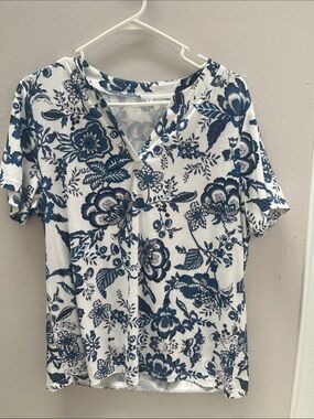 Women’s Navy Floral V-Neck Short Sleeve Top